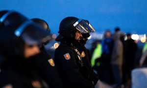 05/03/2024 La policía carga contra algunos manifestantes que querían bloquear la carretera a 10 de febrero de 2024, en Madrid.