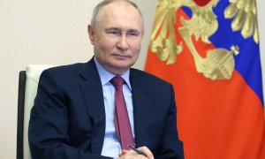 El presidente ruso Vladimir Putin asiste a una ceremonia por videoconferencia en las afueras de Moscú, a 14 de marzo de 2024.
