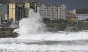 Olas durante el frente meteorológico, a 23 de febrero de 2024, en A Coruña, Galicia