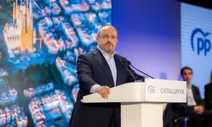 El candidato del PP a las elecciones catalanas, Alejandro Fernández, durante un mitin de su partido, el 3 de abril de 2024, en Barcelona.