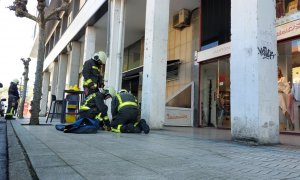 Dos empleados sufren quemaduras en el incendio de un local hostelero de Laredo