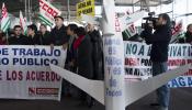 Los sindicatos consiguen garantías de empleo en Aena y desconvocan la huelga