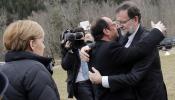 Hollande garantiza a Merkel y Rajoy que se sabrán las causas del accidente