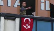 Detenido en Estambul un hombre armado que irrumpió en una sede del partido del Gobierno