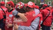 Los trabajadores de Coca Cola: "Hoy no en un día para pensar, hoy es un día para celebrar”