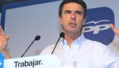 Soria pide a los votantes del PP que no les dejen pese a sus "goles en propia puerta"
