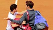 Federer explota en Roland Garros por el 'selfie' de un niño