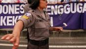 Indonesia obliga a sus mujeres policías y militares a pasar una prueba de virginidad