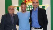 El holandés Van der Vaart ficha por el Betis