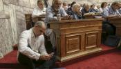 "Los acreedores buscan humillar al Gobierno griego", dice Tsipras ante los diputados de Syriza