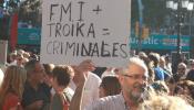 Un millar de personas y las fuerzas de izquierda se solidarizan con los griegos en Barcelona