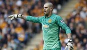 Víctor Valdés se libra al fin de Van Gaal: jugará en el Standard de Lieja hasta final de temporada