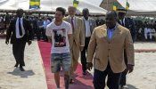 Una ONG denuncia que Messi se prestó a promocionar al dictador de Gabón