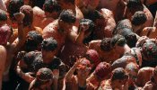 La Tomatina: todo comenzó con una pelea cerca de un puesto de verduras