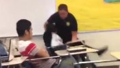 Un policía reduce con extrema violencia a una alumna en un instituto de Estados Unidos
