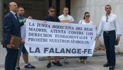 La Falange sienta en el banquillo al Real Madrid por prohibir su bandera en el Bernabéu