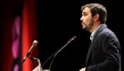 Garzón defiende "la verdad" de IU frente a la política de "cantar y bailar" del resto de partidos