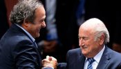 La FIFA aparta ocho años a Blatter y a Platini "de toda actividad relacionada con el fútbol"