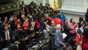 Los diputados chavistas abandonan el acto de constitución del Parlamento