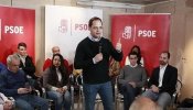 Luena pide a Podemos "tomar nota" de su consulta y Errejón felicita al PSOE por incluir la "democracia interna en sus procesos"