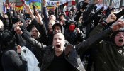 Un grupo de ultraderecha irrumpe en la concentración pacífica en la plaza de la Bolsa de Bruselas