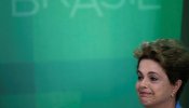 Dilma Rousseff confiesa sentirse "triste" pero sostiene que derrotará "el golpe de Estado"