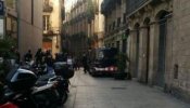 Los Mossos desalojan un edificio ocupado en Barcelona dedicado a la "acogida de migrantes"