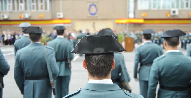 Detenidos dos mandos de la Guardia Civil por amaños en contratos de uniformes