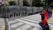 La fuerte presencia policial impide el acceso de la marcha contra Maduro al centro de Caracas