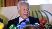 Felipe González pone "la mano en el fuego" por la "honradez personal" de Griñán y Chaves