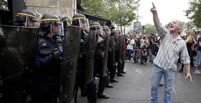 Un grupo de ONG denuncia al Estado francés por la discriminación policial
