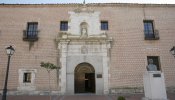 Un juzgado conmina al Ayuntamiento de Olmedo a retirar la simbología franquista