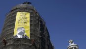 Greenpeace descuelga una pancarta contra el TTIP en Madrid dirigida a Obama