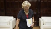 Carmena, trasladada al hospital por una indisposición durante el Pleno