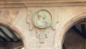 Adiós al Medallón de Franco en la Plaza Mayor de Salamanca