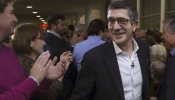 Patxi López da la "bienvenida al debate" de las primarias a Pedro Sánchez