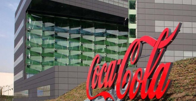 Coca-Cola lanza una nueva botella de vidrio exclusiva para el consumo en el hogar