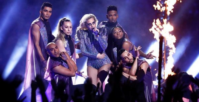 Lady Gaga brilla en la Super Bowl con una actuación sin grandes gestos contra Trump