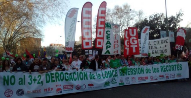 La comunidad educativa pide en la calle un pacto social sin Lomce ni recortes