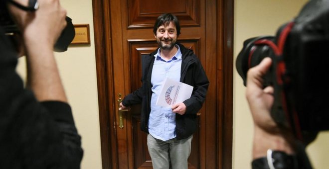 Podemos pide que Zoido comparezca por las amenazas de la 'brigada política' a 'Público'