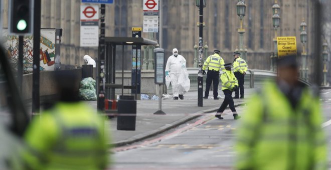 La Policía británica detiene a ocho personas en seis redadas relacionadas con el ataque