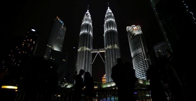 Más de 7.000 ciudades apagan sus luces para celebrar 'La hora del planeta'