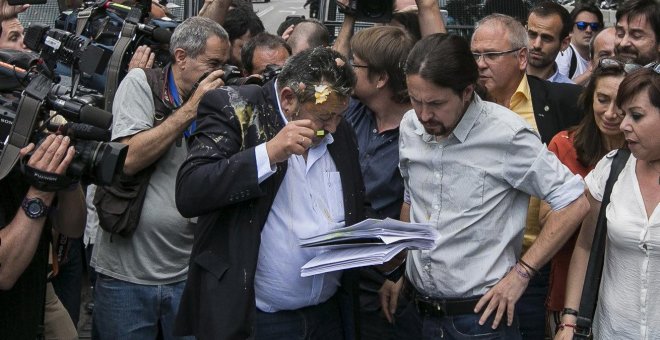 Iglesias, a punto de llevarse un 'huevazo' de los taxistas que impactó... en su presidente