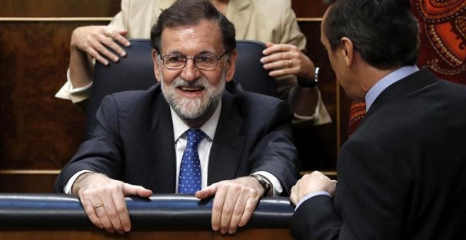Rajoy tendrá menos apoyos en la moción de censura que Montoro en los Presupuestos