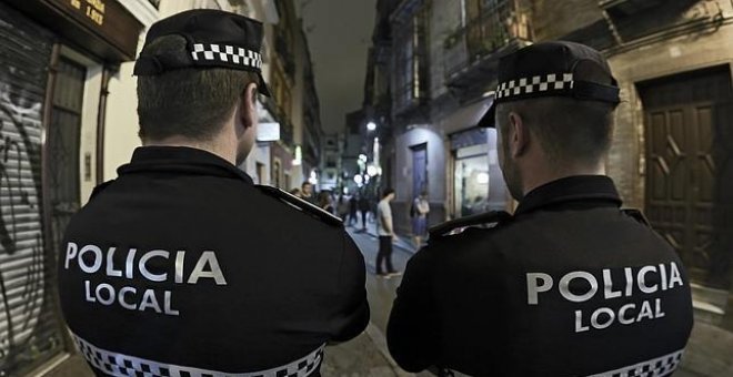 Un policía local de Almería, en huelga de hambre para denunciar irregularidades en la Jefatura
