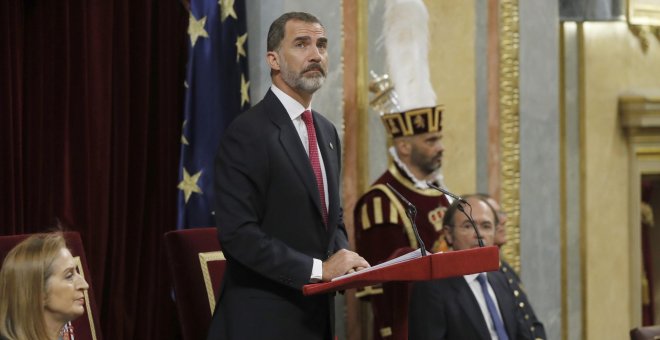 El rey utiliza por primera vez ante las Cortes la palabra 'dictadura' sobre el franquismo