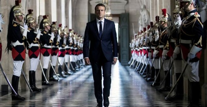 Macron quiere reducir en un tercio los diputados y senadores y cambiar el sistema electoral