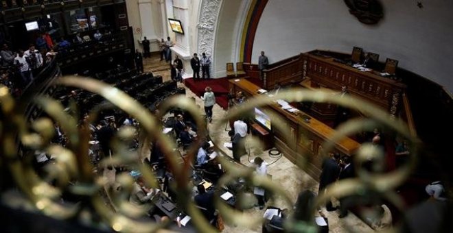 Heridos varios diputados por un ataque de un grupo armado contra el Parlamento de Venezuela