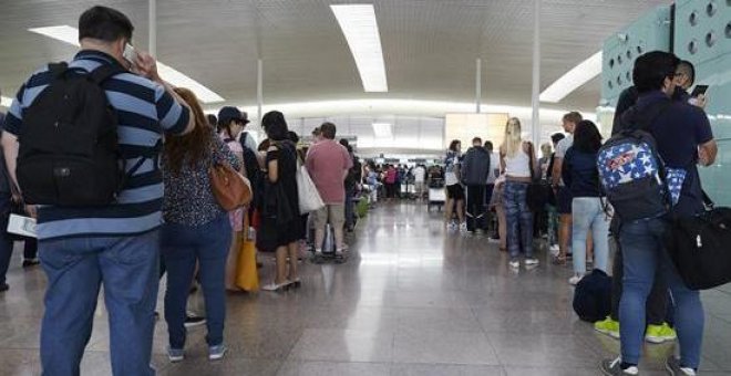 Los vigilantes de seguridad de El Prat convocan una huelga indefinida a partir del 14 de agosto