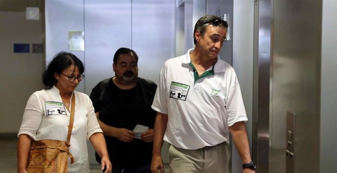 Seguirá la huelga en el Prat: la reunión de trabajadores y empresa termina sin acuerdo